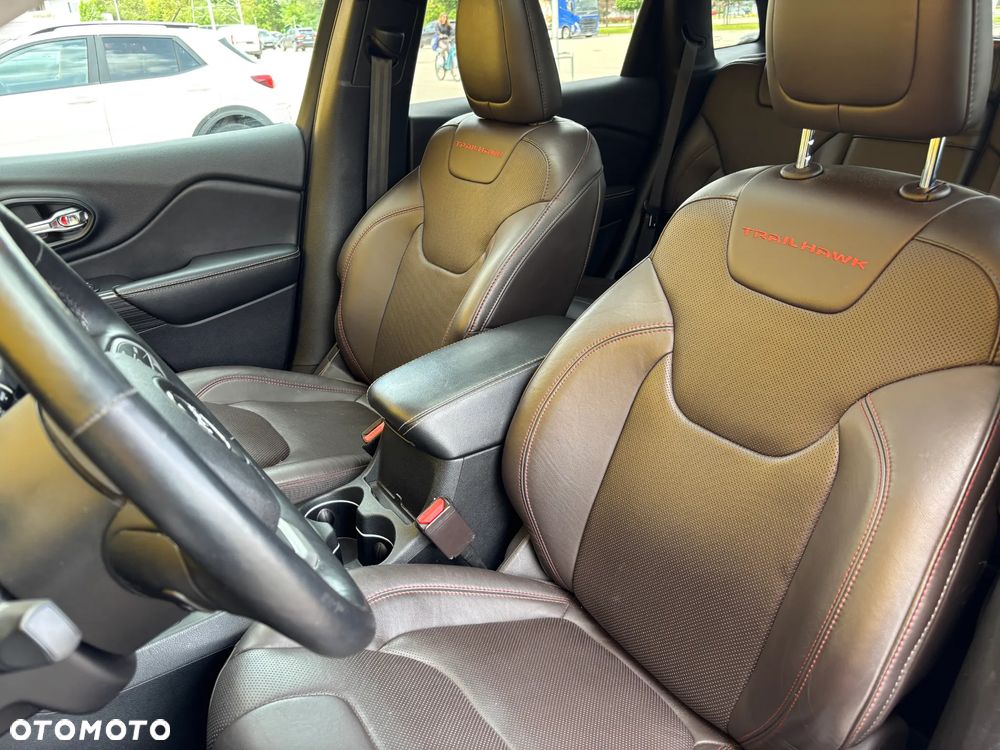 Jeep Cherokee - 18