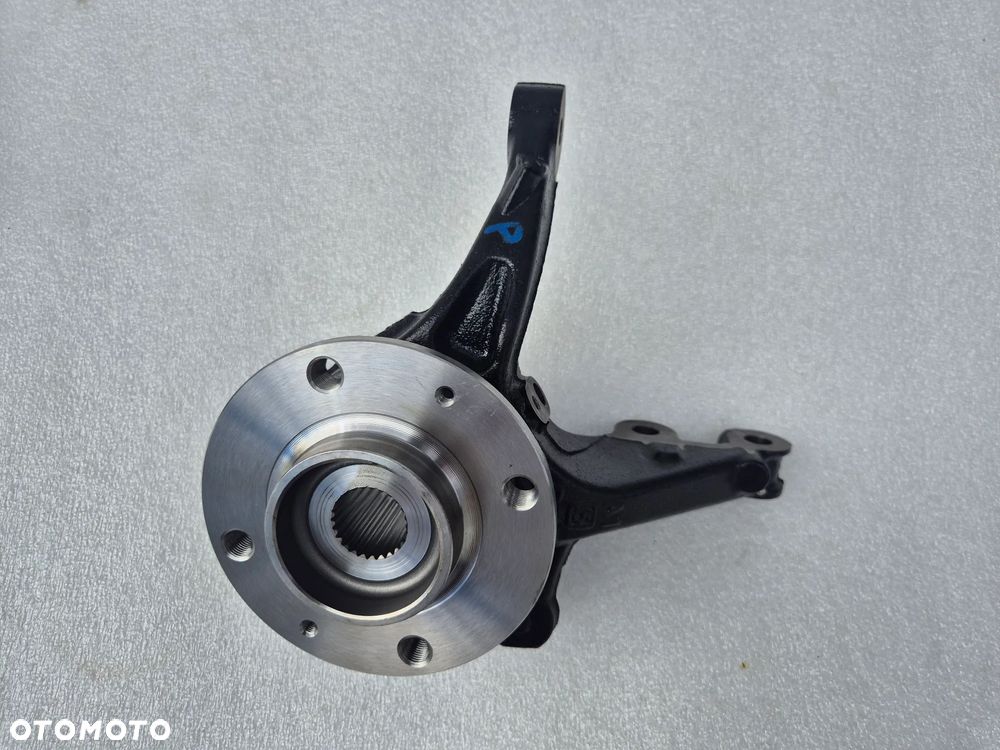 Zwrotnica lewa Jeep Avenger 1,2 Puretech