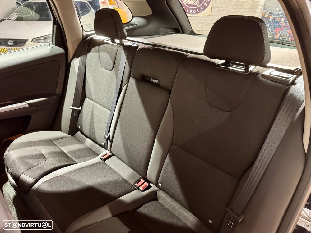 Volvo XC 60 2.0 D4 Momentum - 15