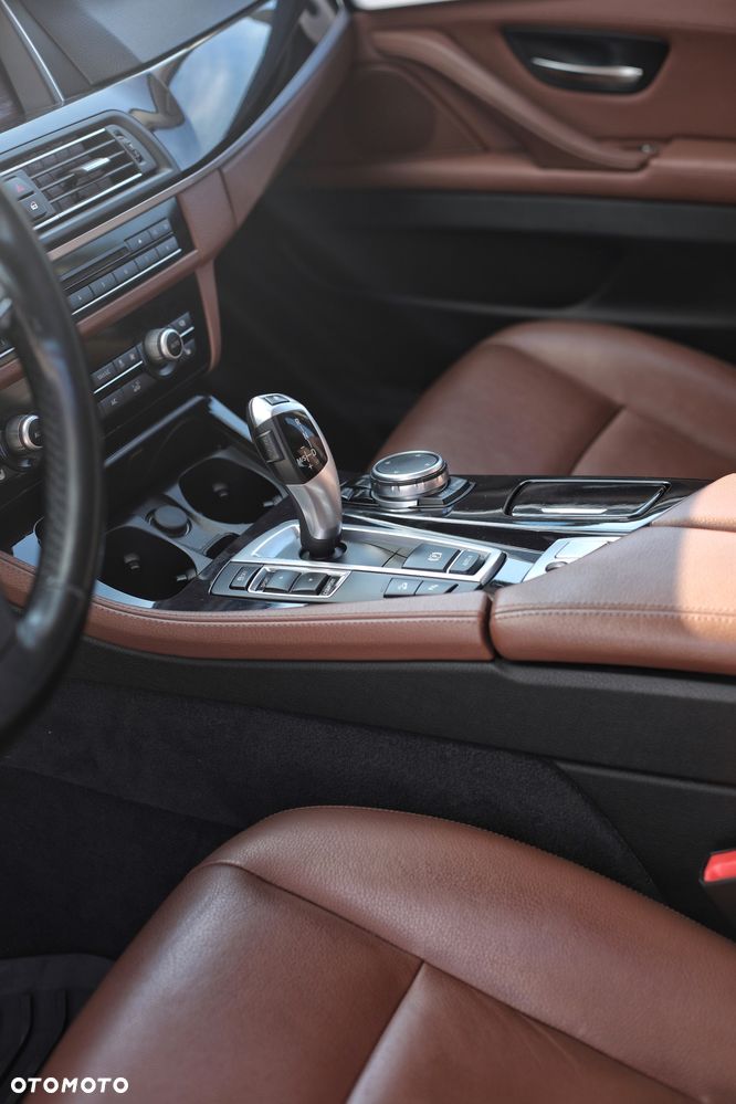 BMW Seria 5 520d Luxury Line - 6