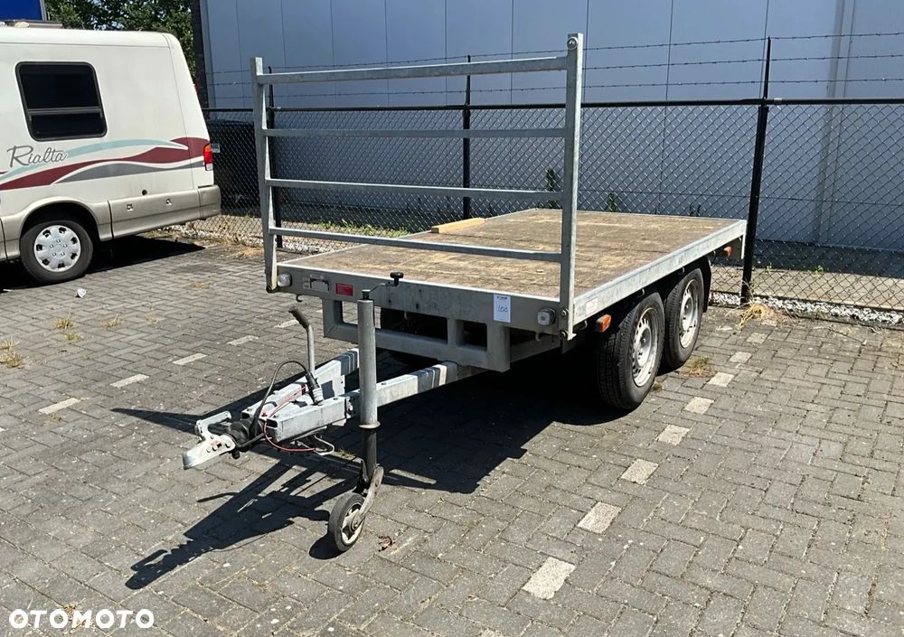 Inny Euro Trailer 2700 LB - 1