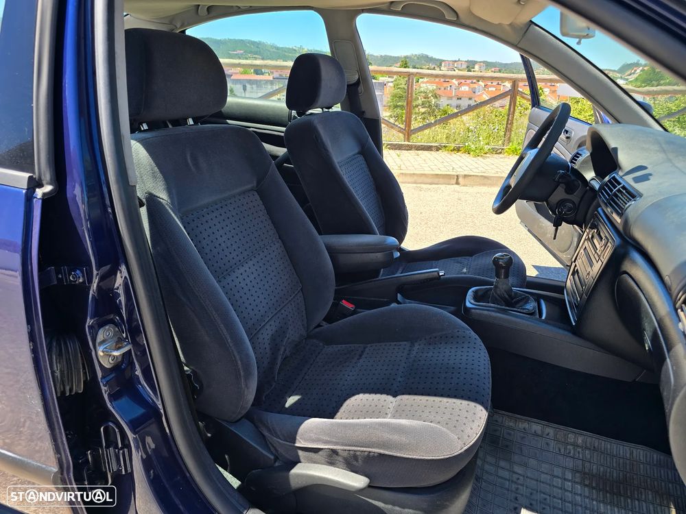 VW Passat 1.9 TDi Confortline - 9