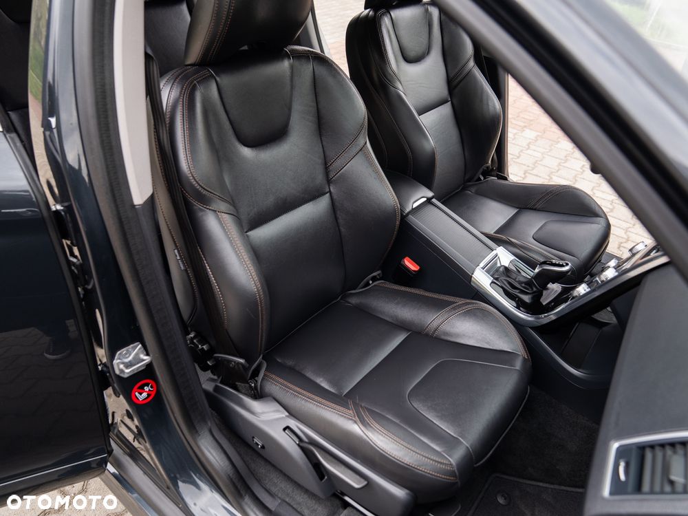 Volvo XC 60 D3 Geartronic Momentum - 29
