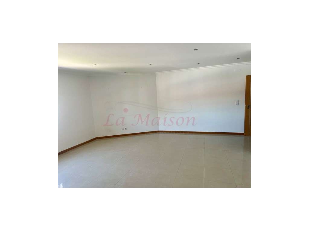 Apartamento T3 em São Julião do Tojal - Grande imagem: 4/33