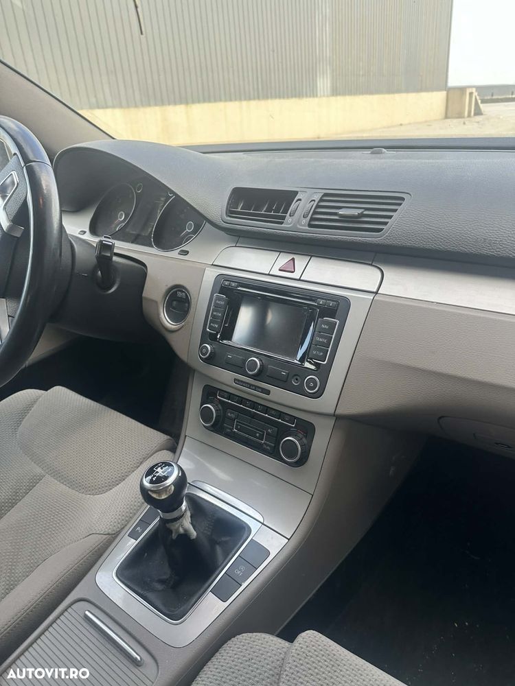 Volkswagen Passat 1.6TDI BlueMotion Tehnology Comfortline - 8