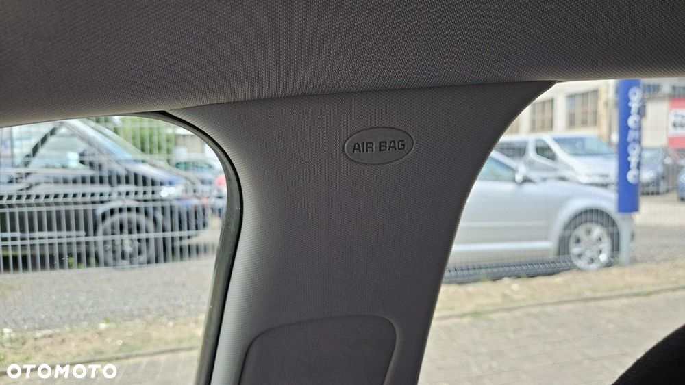 Kia Ceed 1.6 CRDi 128 Dream Team Edition - 39