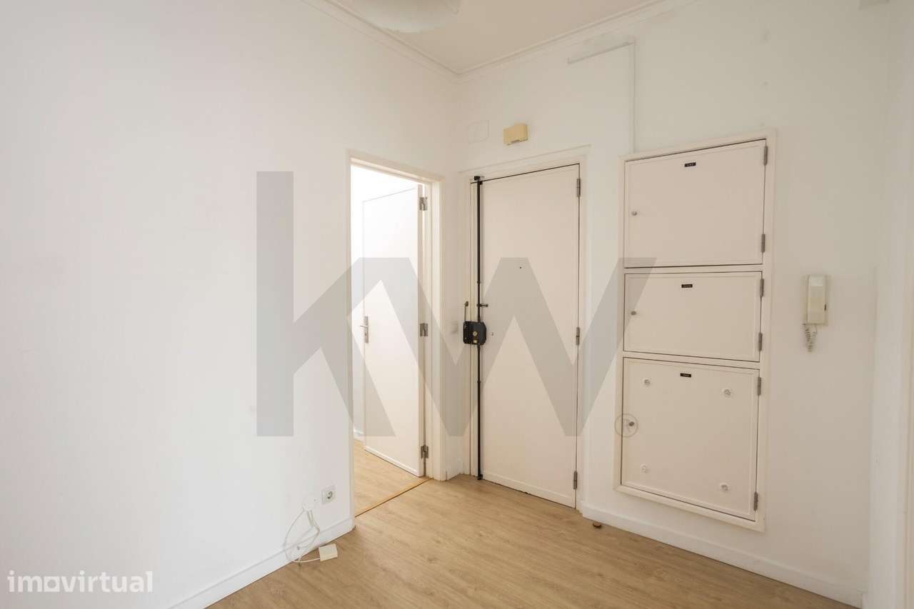 Apartamento T2 em Benfica com varanda - Grande imagem: 2/21