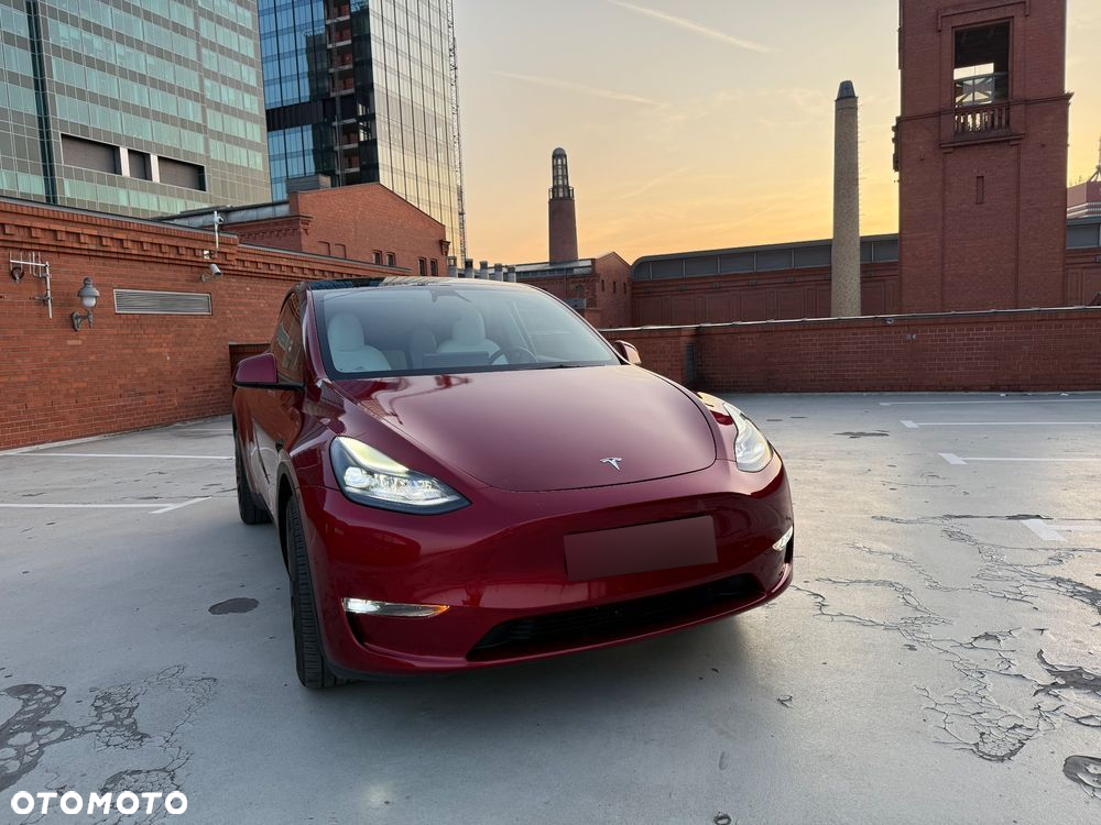 Tesla Y Model Long Range Dual Motor AWD - 2