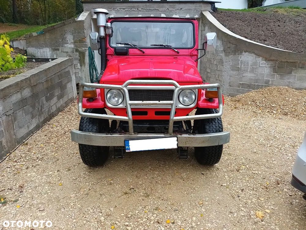 Toyota Land Cruiser - 2