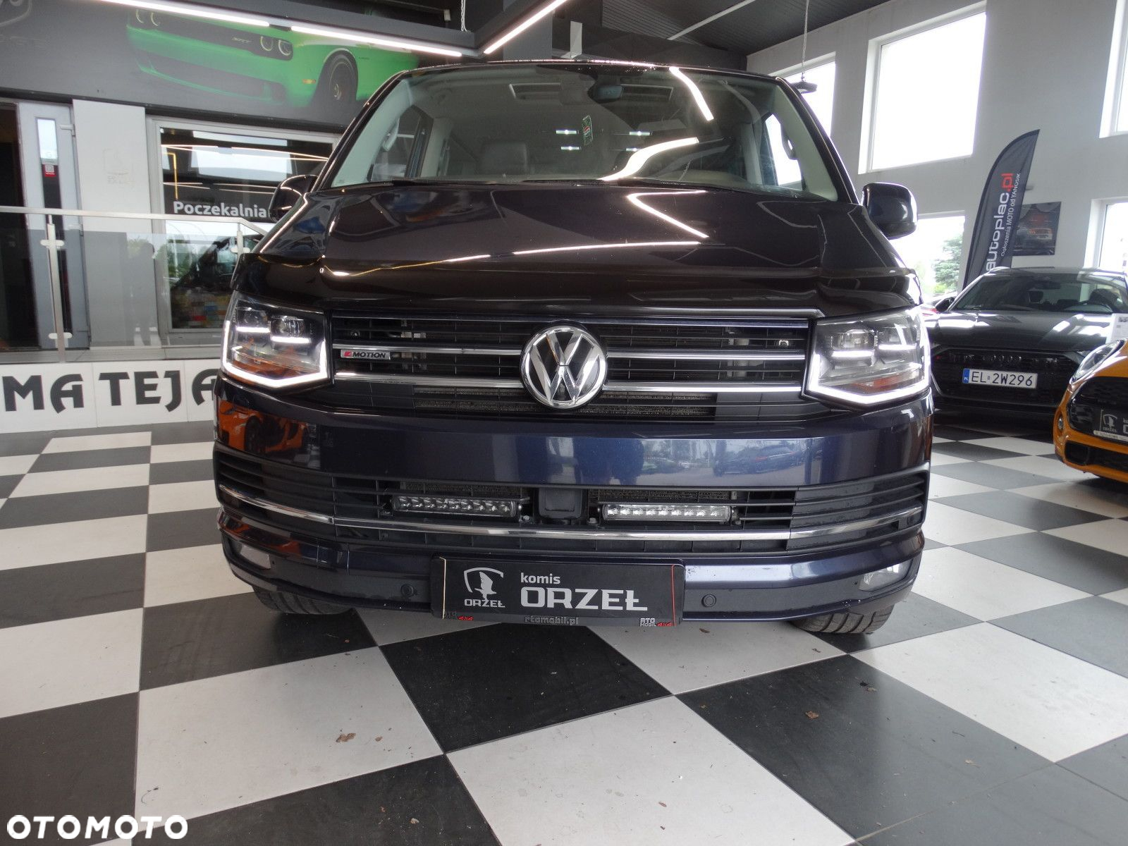 Volkswagen Multivan - 2