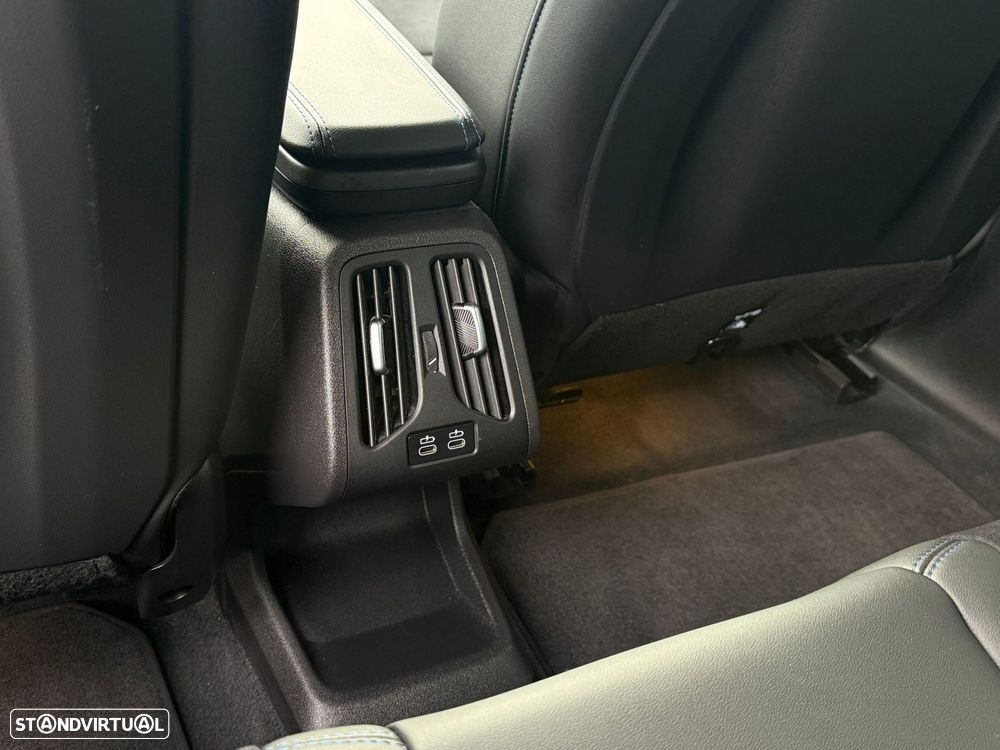 BMW iX1 eDrive20 Pack Desportivo M - 24