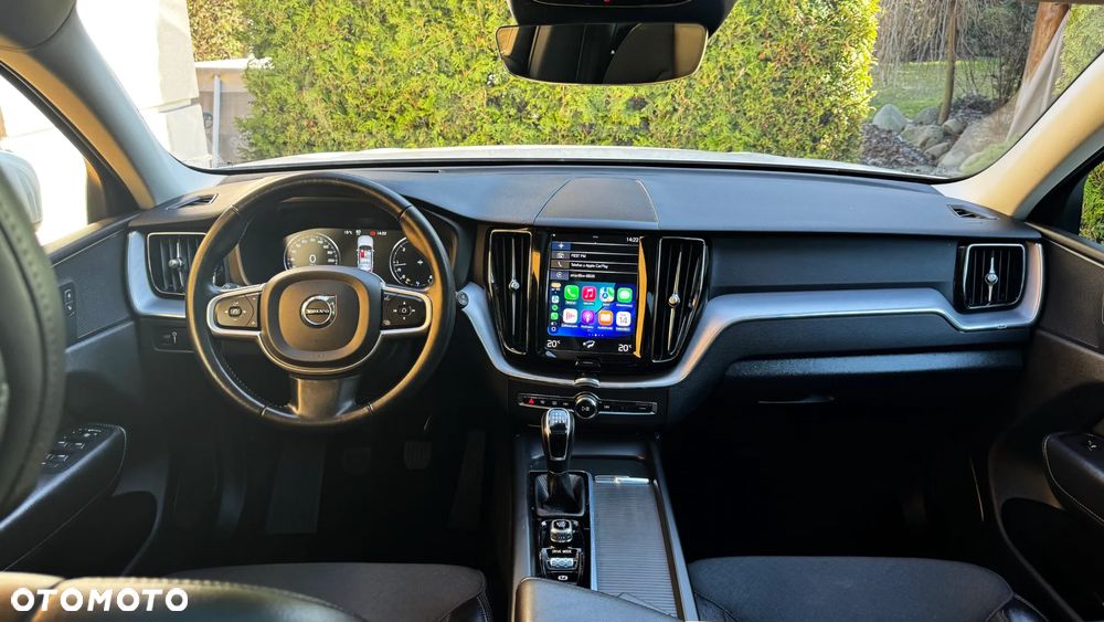 Volvo XC 60 D4 Momentum Pro - 23