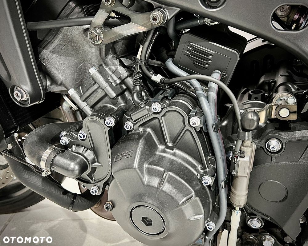 Yamaha MT - 12