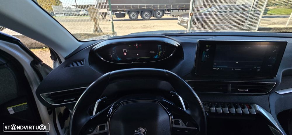 Peugeot 3008 1.6 Hybrid Allure e-EAT8 - 19