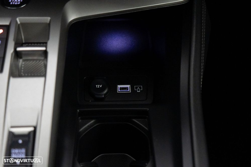 Peugeot 408 1.6 Hybrid Allure Pack e-EAT8 - 25