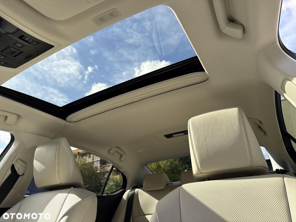 Lexus ES 300h Business Edition - 23