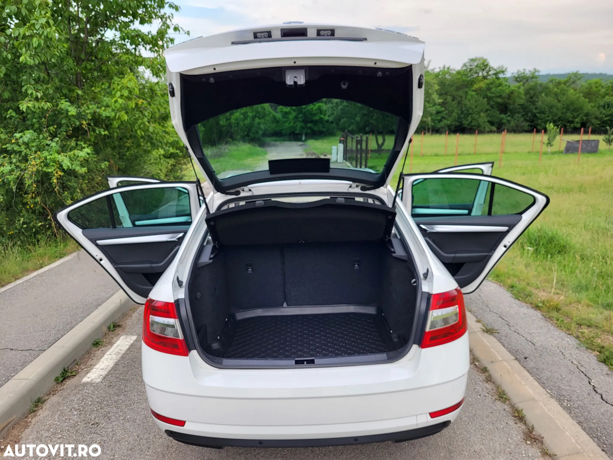 Skoda Octavia 1.6 TDI Ambition - 11