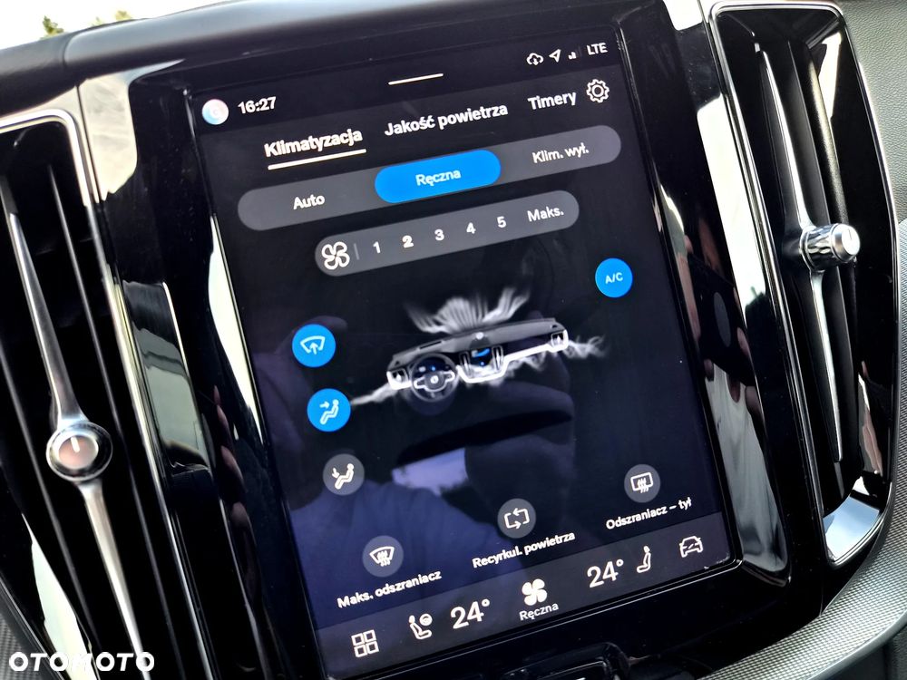 Volvo XC 60 B4 D Plus Dark - 20