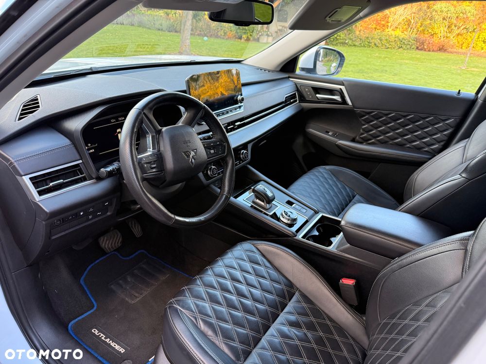Mitsubishi Outlander - 8
