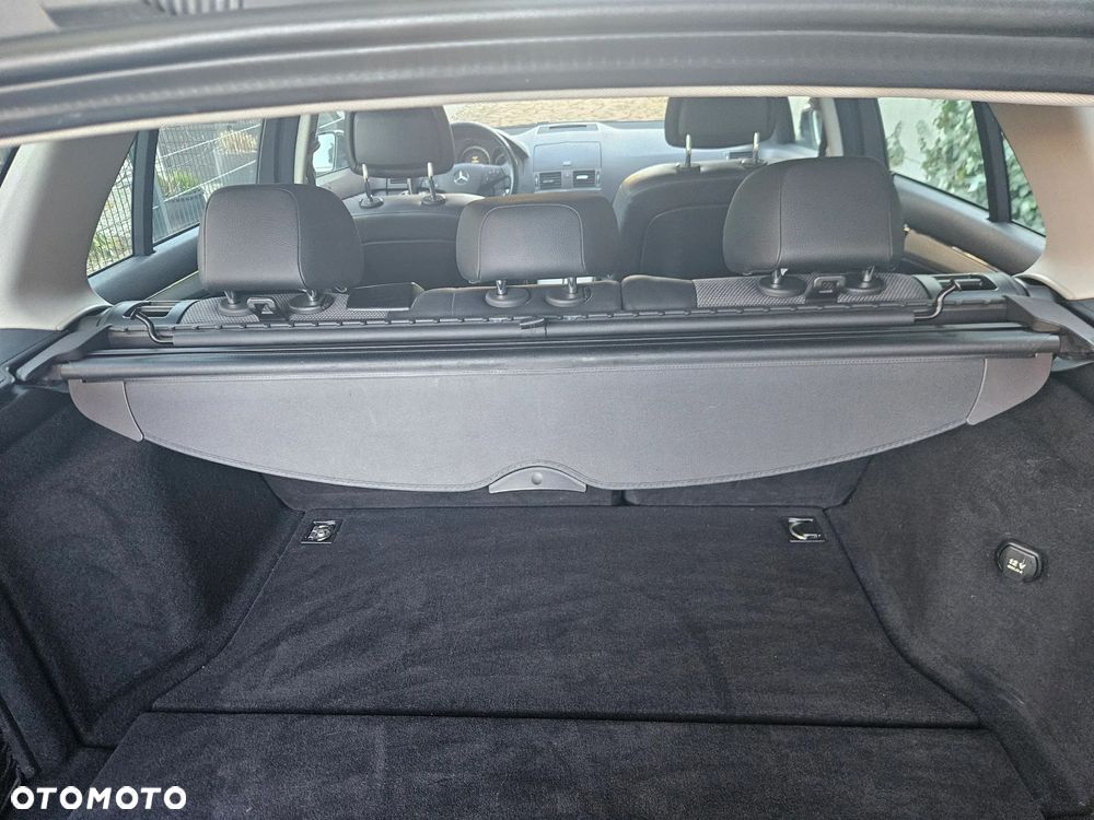 Mercedes-Benz Klasa C 220 CDI DPF Automatik BlueEFFICIENCY Avantgarde - 24