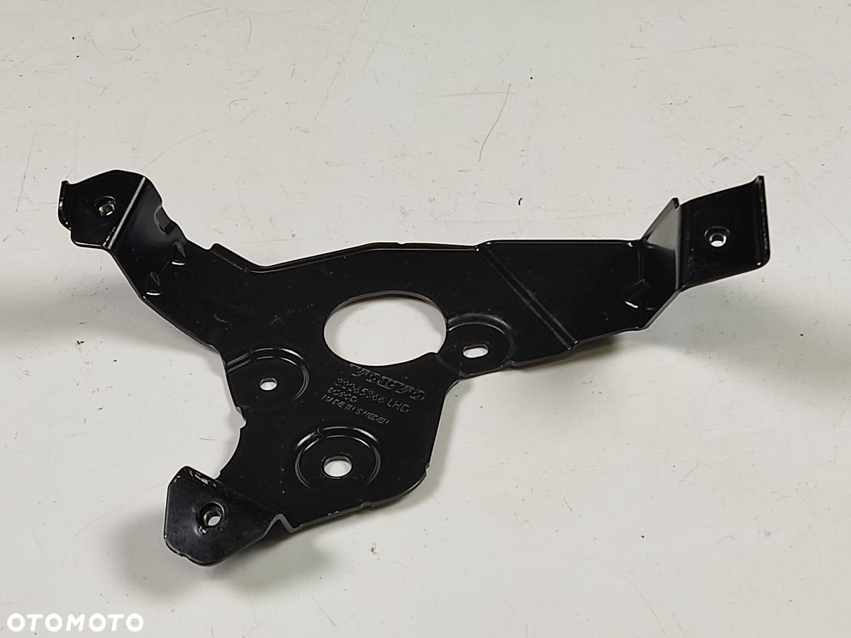 VOLVO XC40 17-21r Mocowanie Wspornik Konsoli - 1
