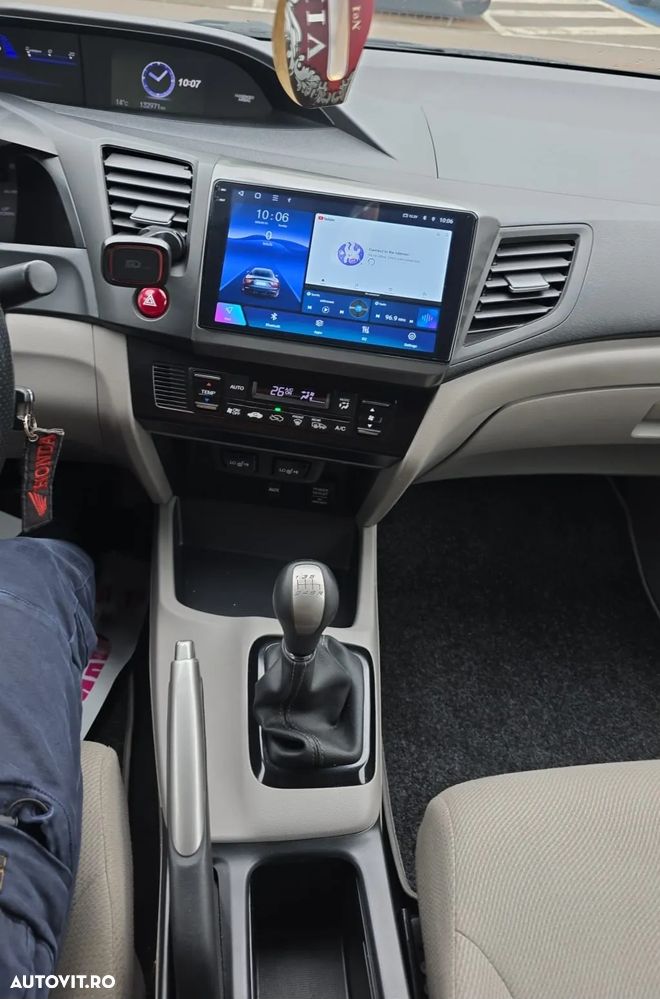 Honda Civic 1.8 i-VTEC MT Executive - 4