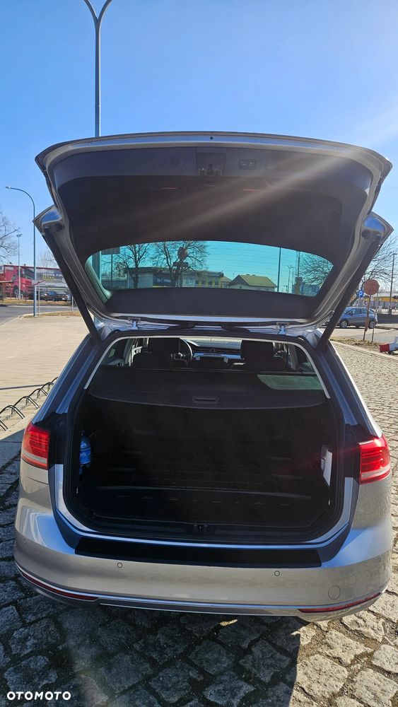 Volkswagen Passat - 16
