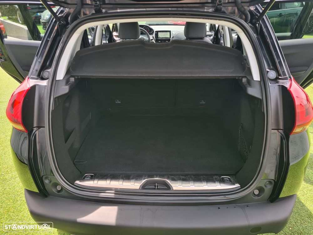 Peugeot 2008 1.6 BlueHDi Allure - 11