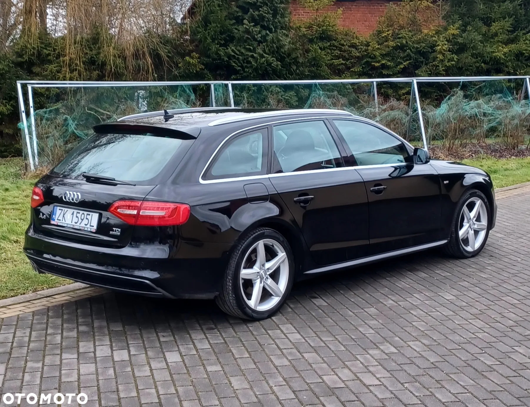Audi A4 Avant 2.0 TDI DPF clean diesel quattro S line Sportpaket - 2