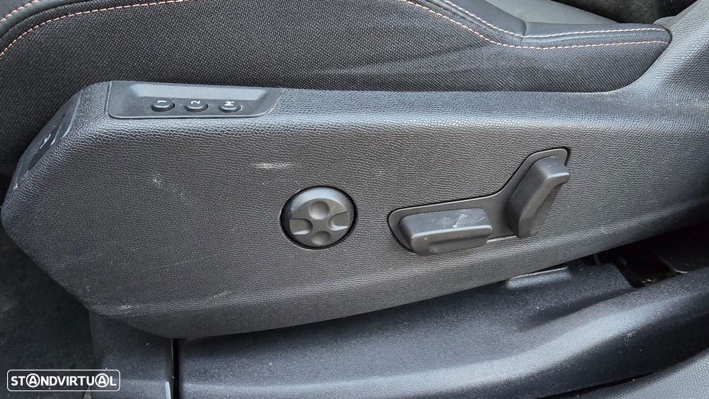 Peugeot 5008 1.5 BlueHDi GT EAT8 - 54