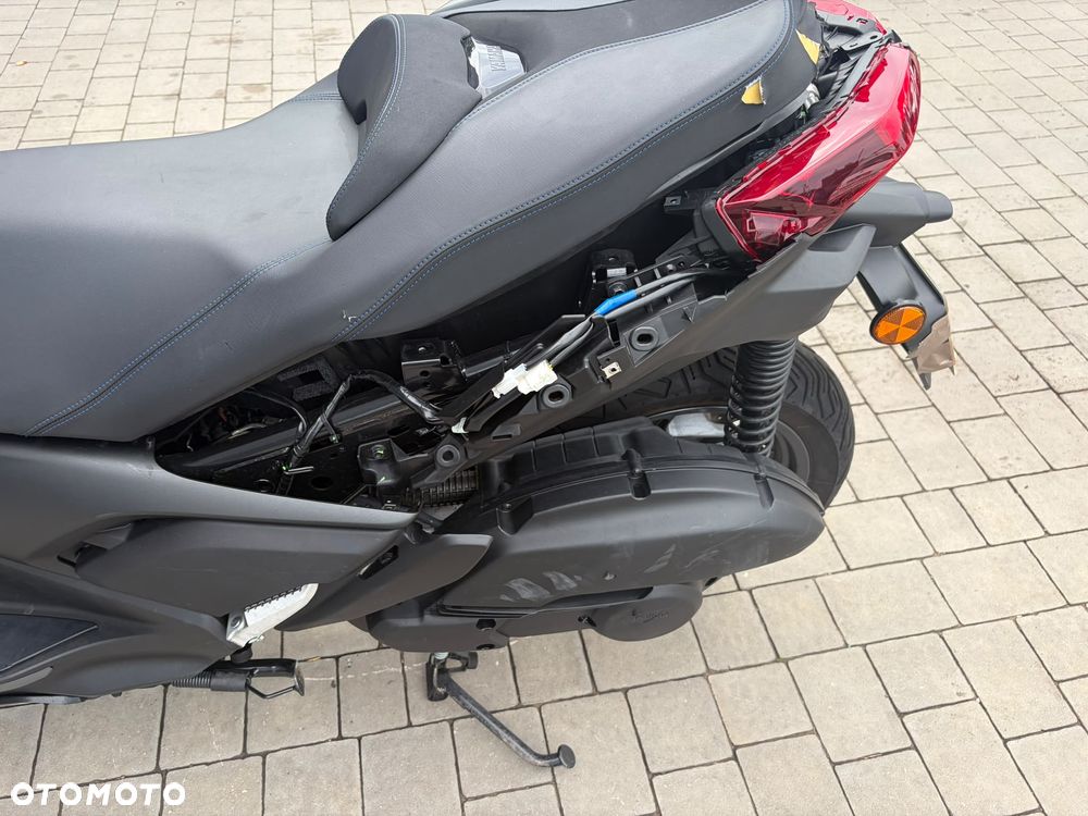 Yamaha X-max - 5