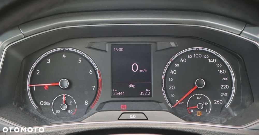 Volkswagen T-Roc - 29