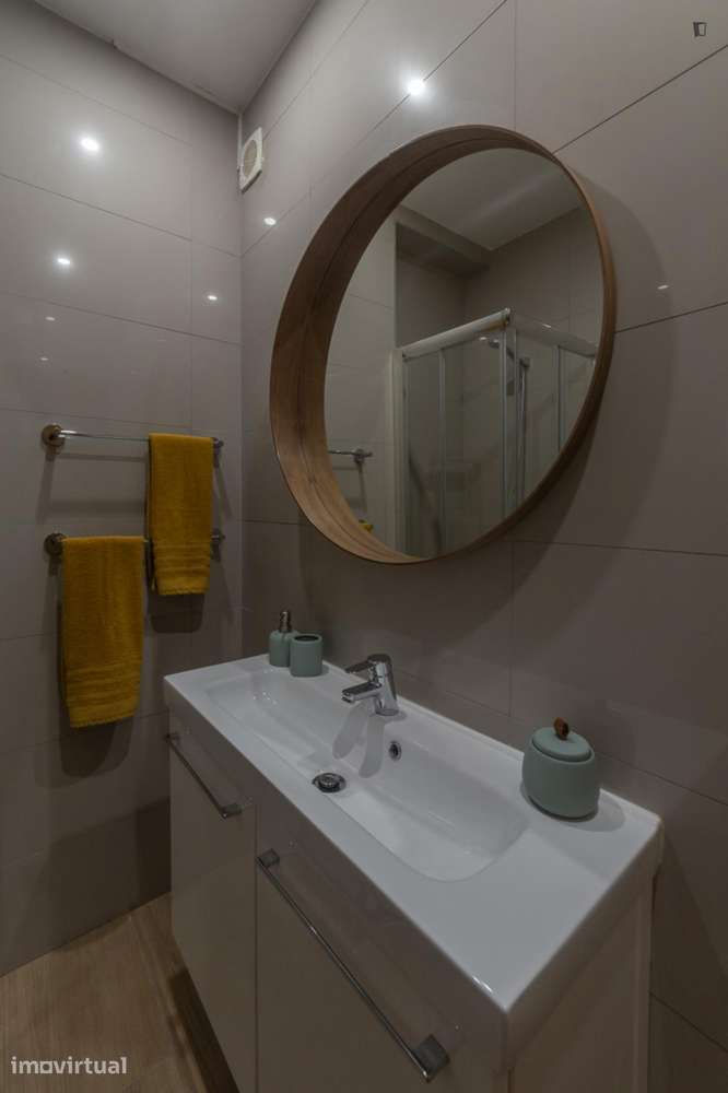 Apartamento com 1 quartos - localizado em Santo Ildefonso Porto - Grande imagem: 4/16