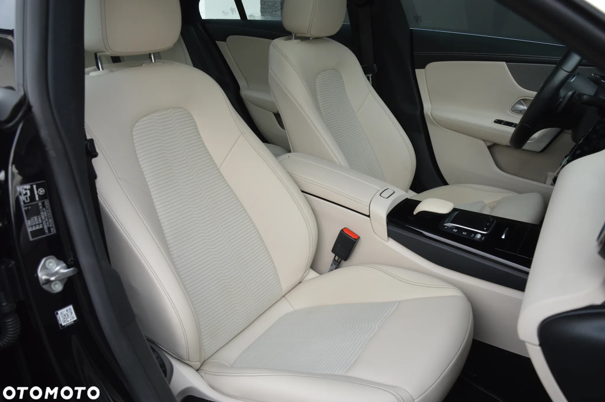 Mercedes-Benz CLA 180 7G-DCT Progressive Line Advanced - 21