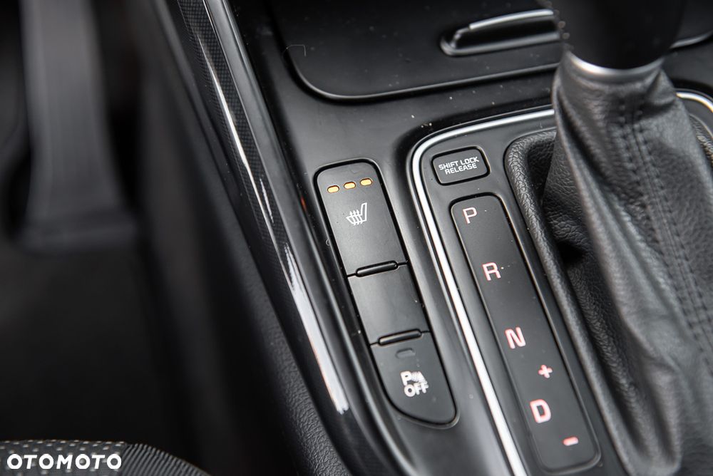 Kia Carens 1.7 CRDi M 7os - 22