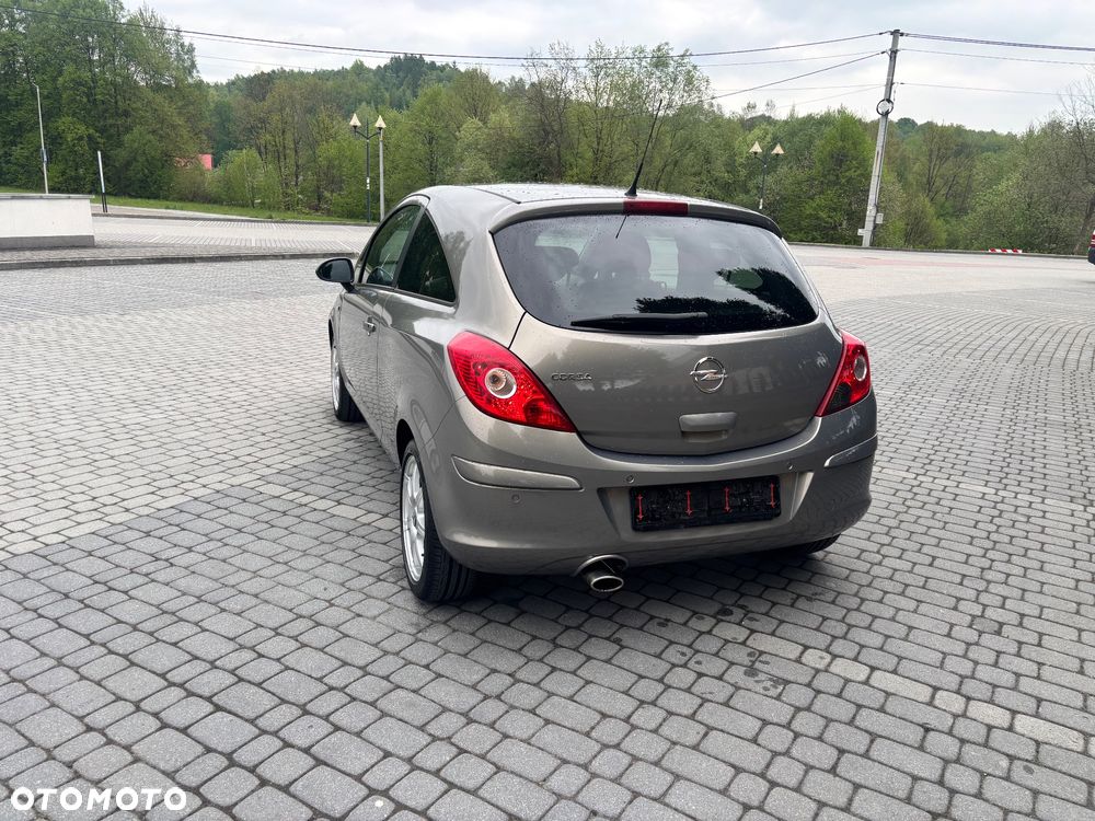 Opel Corsa 1.4 16V Satellite - 11