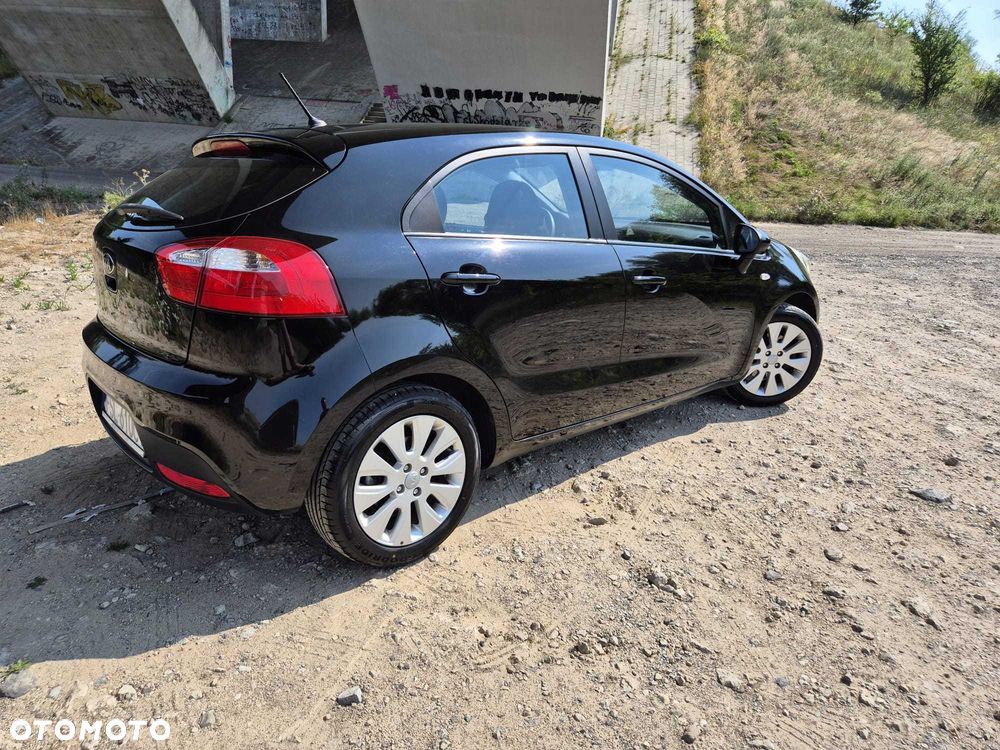 Kia Rio - 3