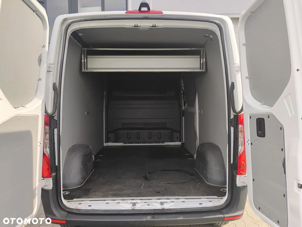 Mercedes-Benz Sprinter - 13
