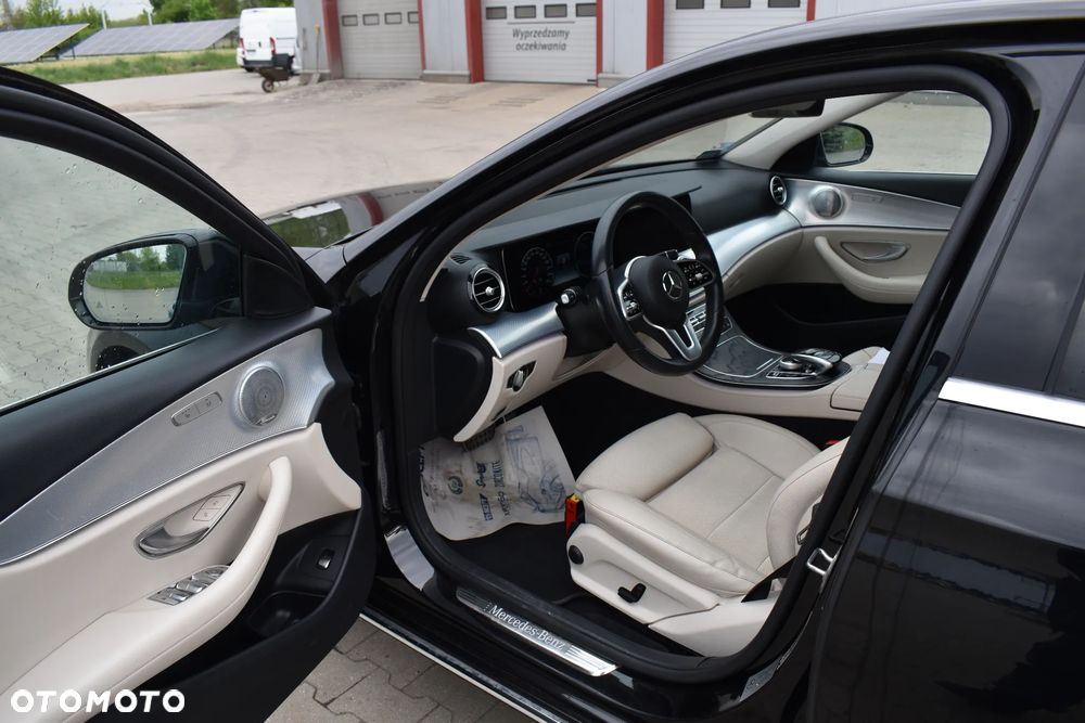 Mercedes-Benz Klasa E 220 d 4-Matic Avantgarde - 20