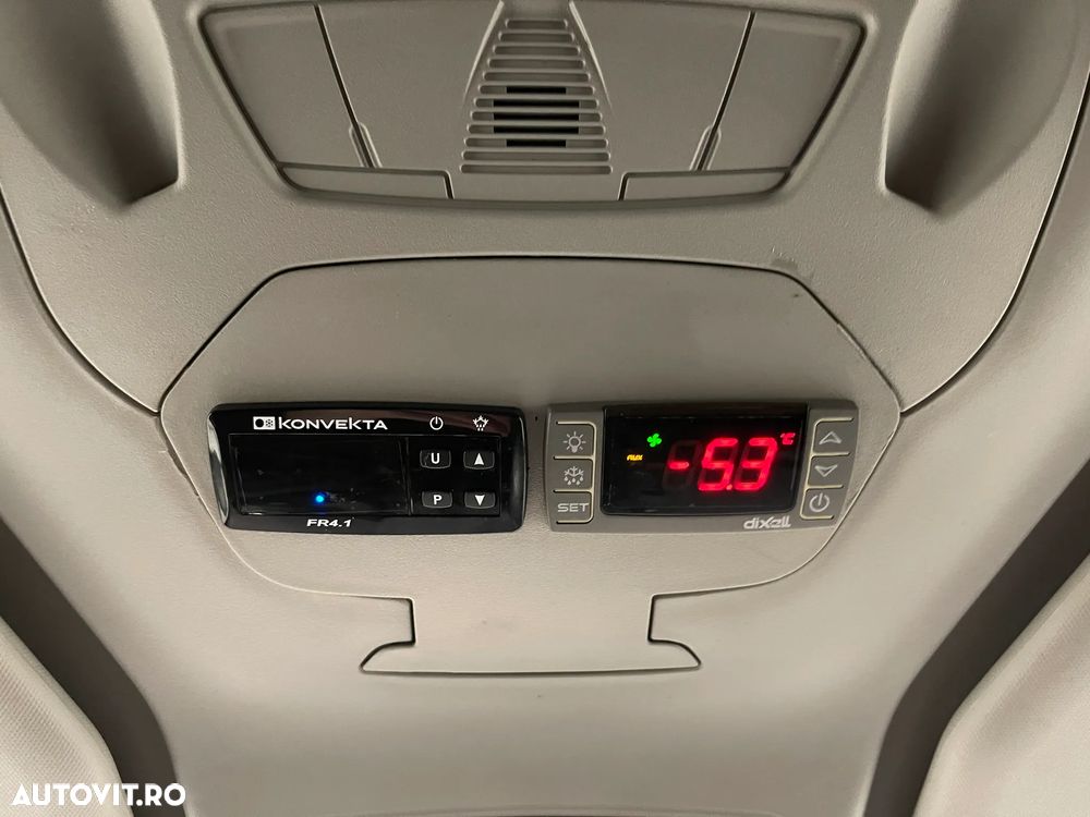 Ford Transit Connect - 16