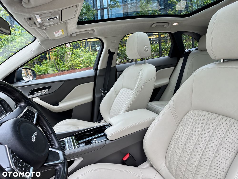 Jaguar F-Pace 2.0 i4P AWD Portfolio - 8