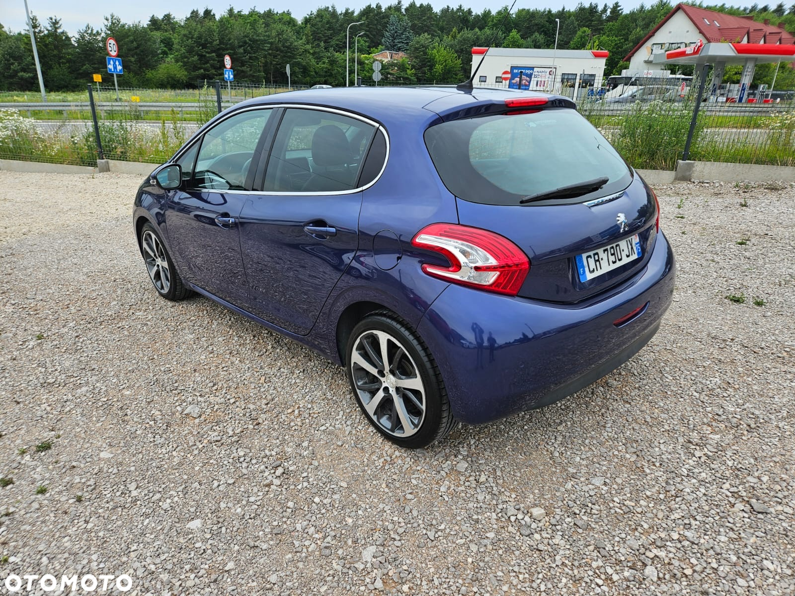 Peugeot 208 1.6 BlueHDi Allure S&S - 3