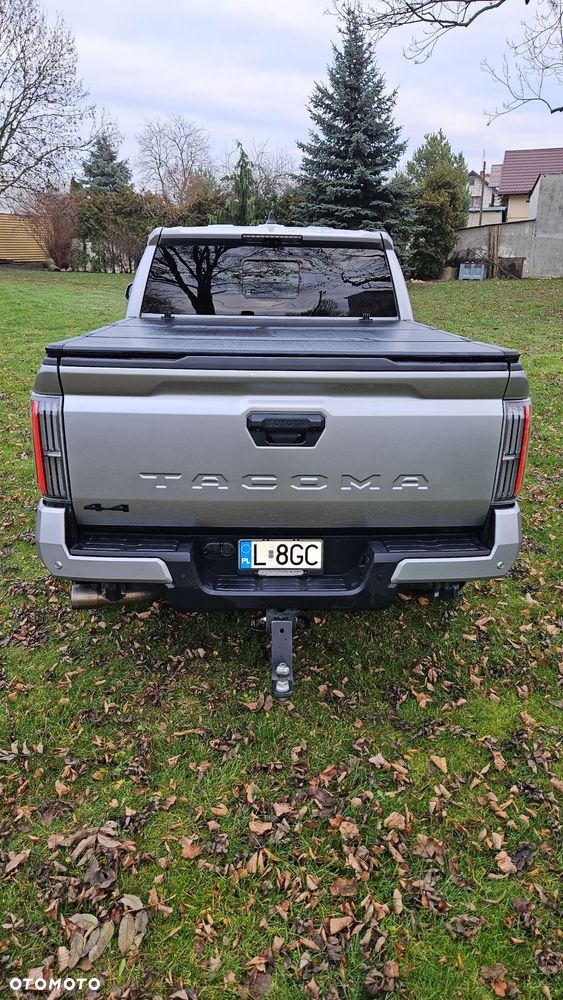 Toyota Tacoma - 5