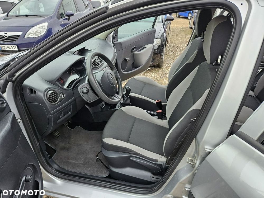 Renault Clio - 7
