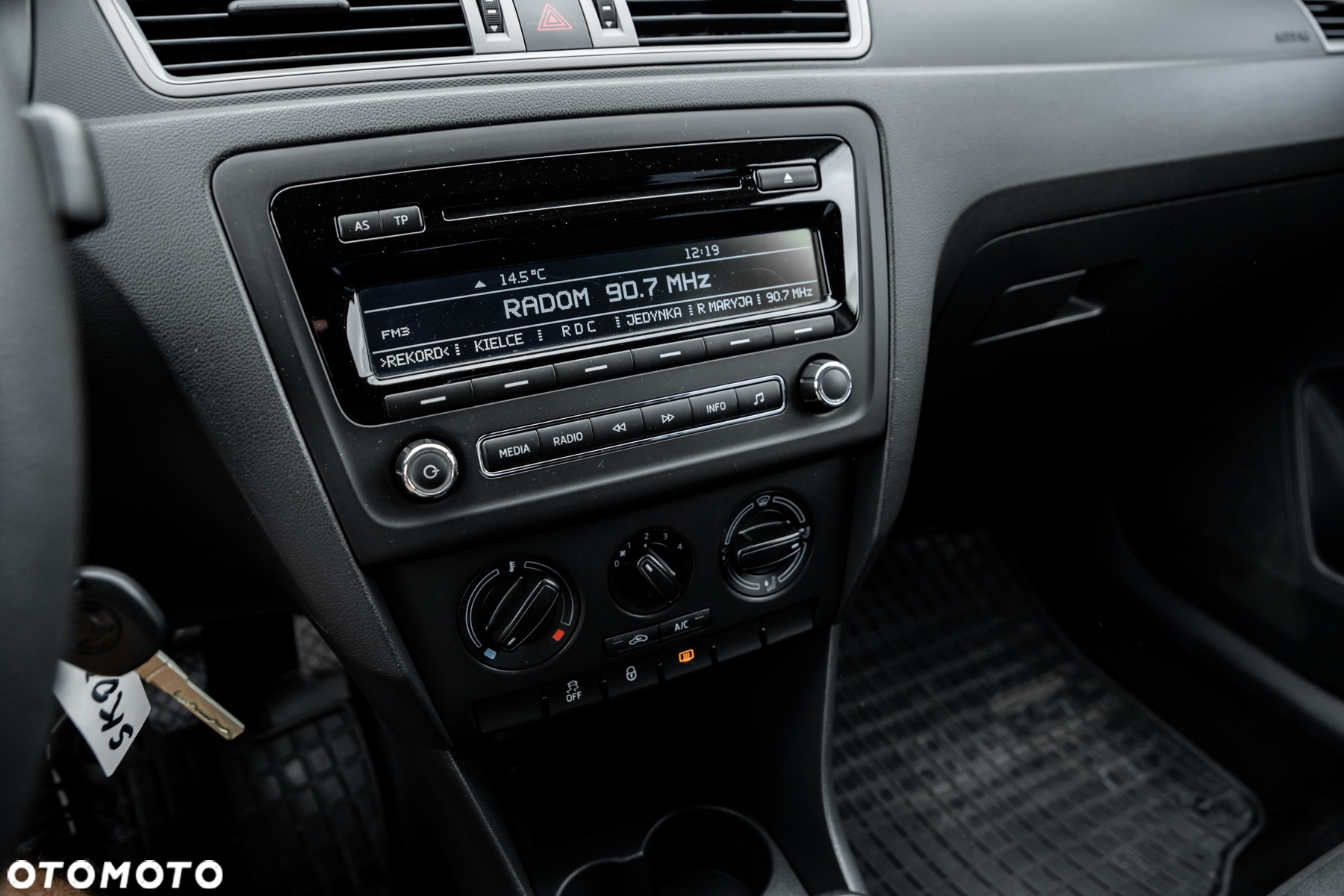 Skoda RAPID 1.6 TDI Ambition - 27