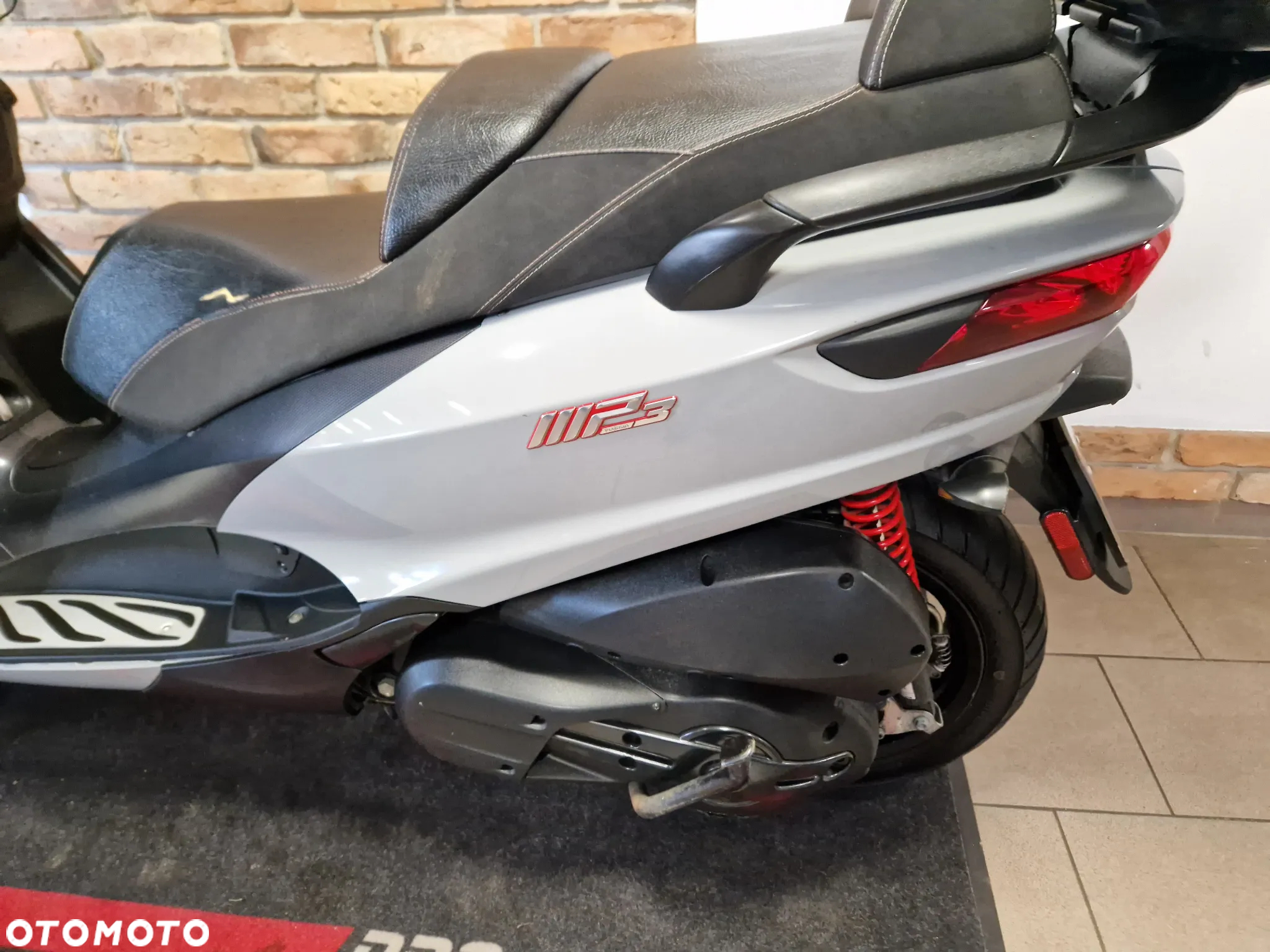 Piaggio MP-3 - 18