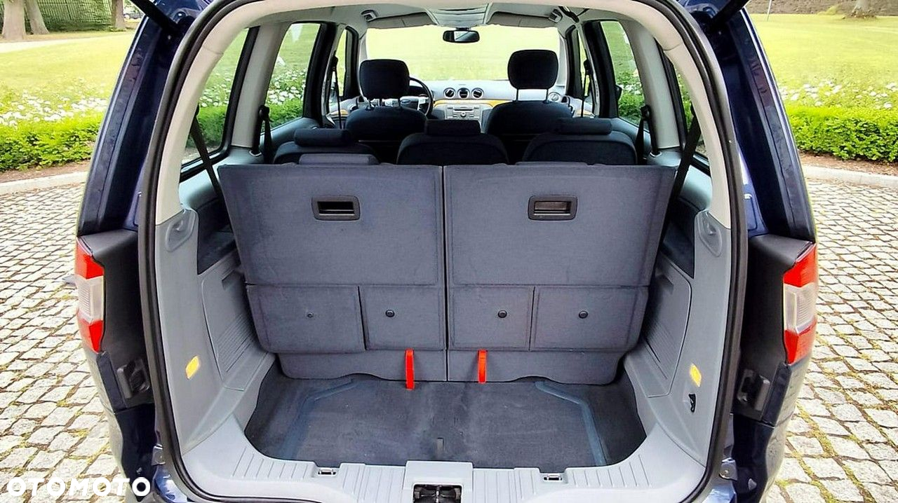 Ford Galaxy - 15