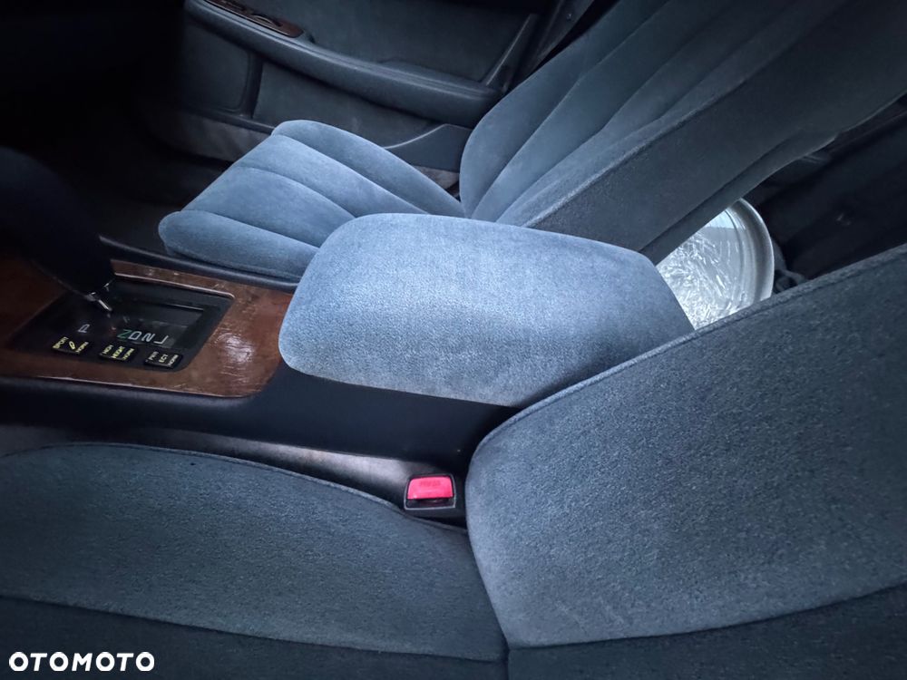 Lexus LS - 8
