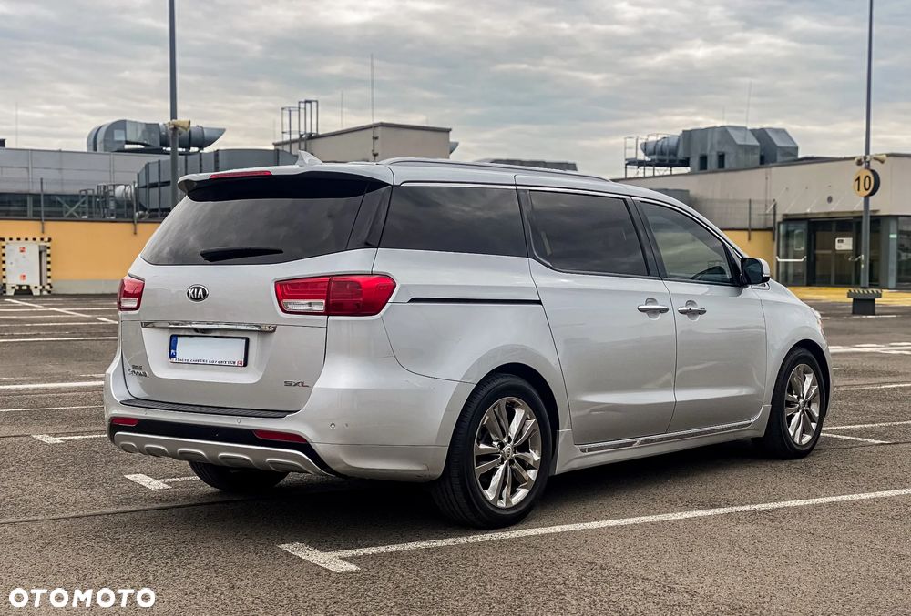 Kia Carnival - 7