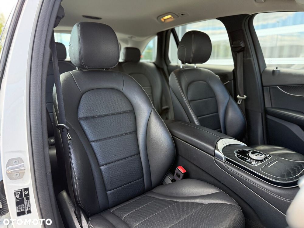 Mercedes-Benz GLC - 22